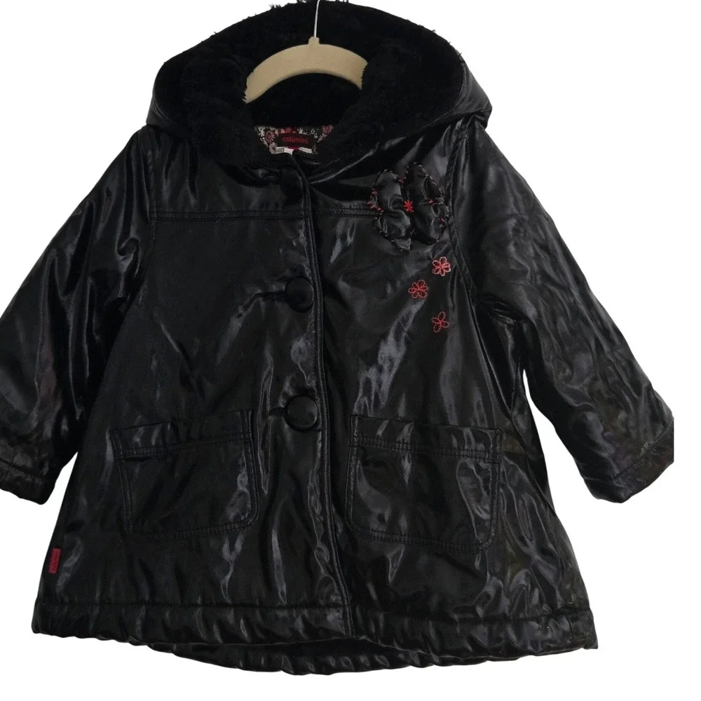 Catimini Black Patent Hooded Coat Faux Fur‎ Trim Flower Detail Size 4